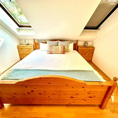 Fantastische Dachgeschosswohnung In Connewitz Nahe Karli - Platz Fuer Bis Zu 5 Personen - Tolle Lage Und Oeffentliche Verkehrsmittel 公寓 莱比锡